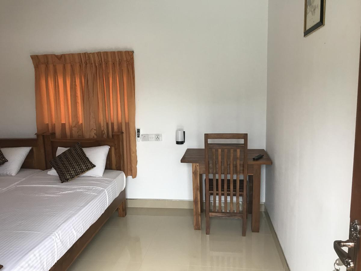 دامبولا Deshani Holiday Inn المظهر الخارجي الصورة