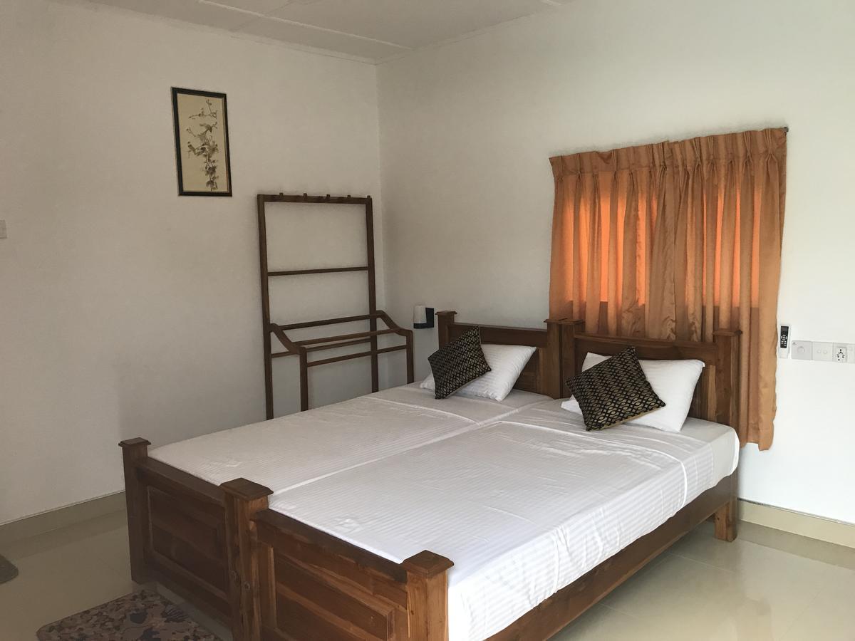 دامبولا Deshani Holiday Inn المظهر الخارجي الصورة
