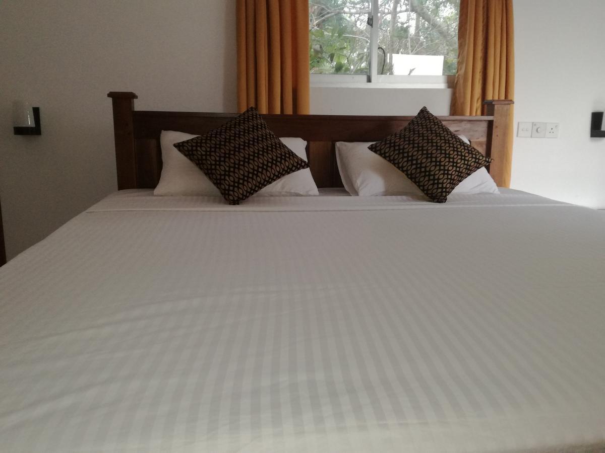 دامبولا Deshani Holiday Inn المظهر الخارجي الصورة