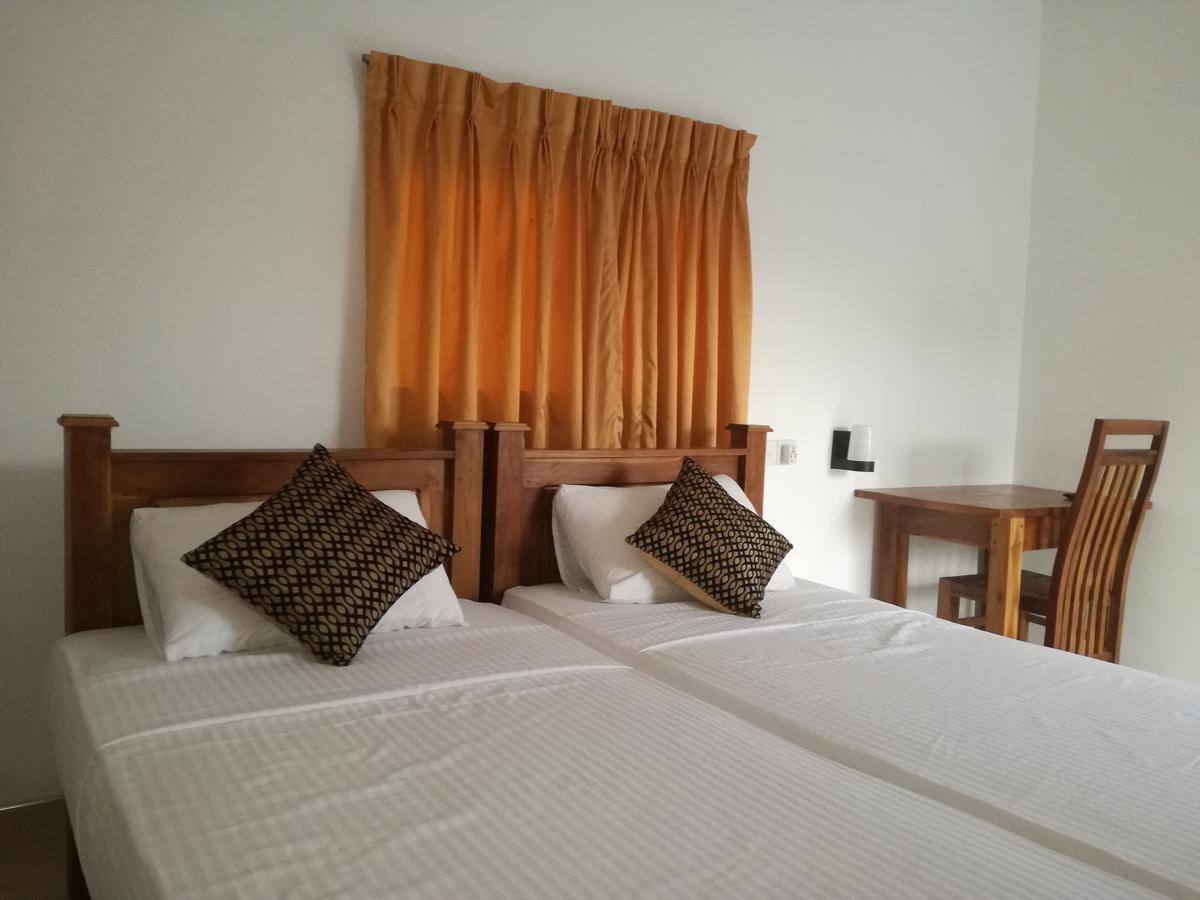 دامبولا Deshani Holiday Inn المظهر الخارجي الصورة