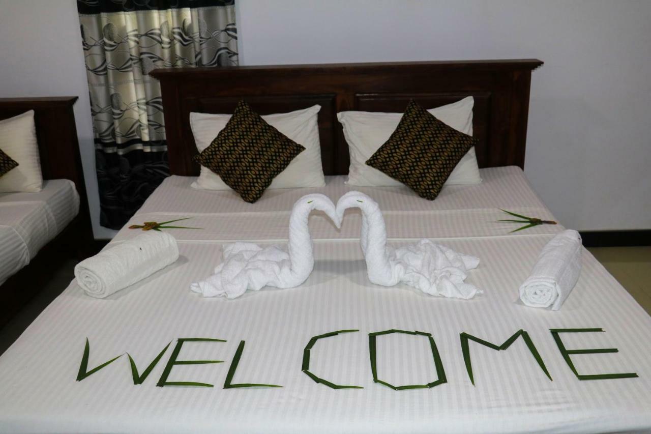 دامبولا Deshani Holiday Inn المظهر الخارجي الصورة
