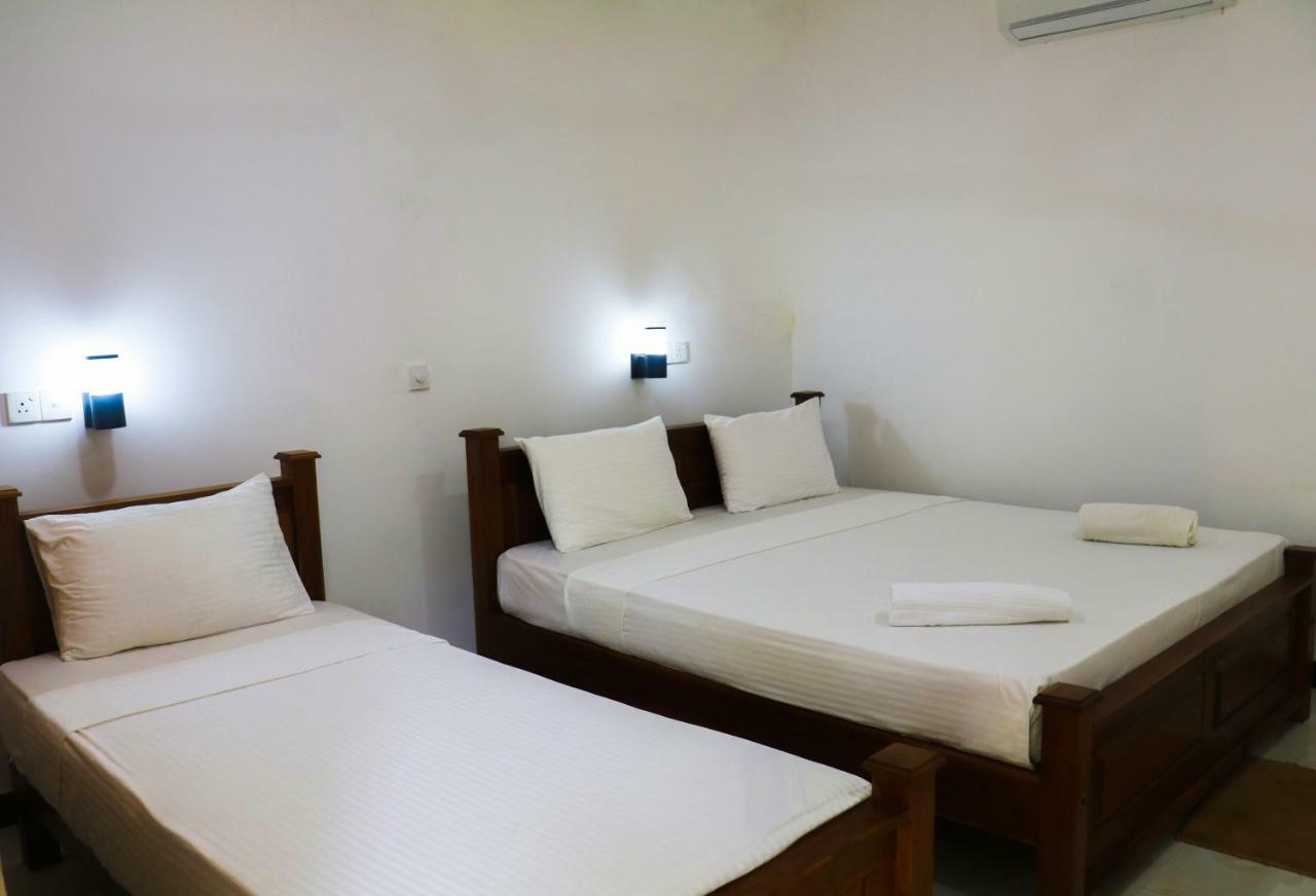 دامبولا Deshani Holiday Inn المظهر الخارجي الصورة