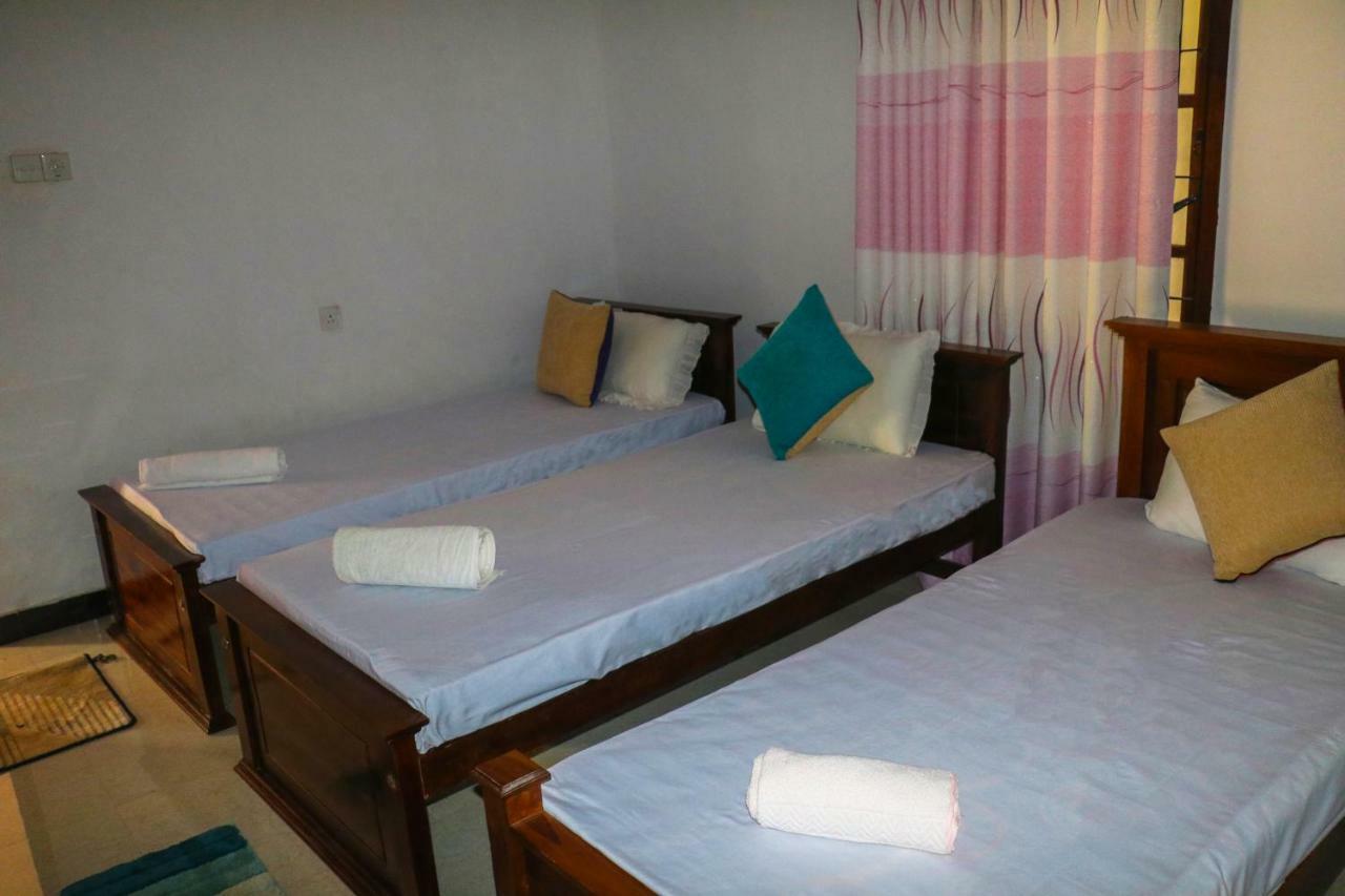 دامبولا Deshani Holiday Inn المظهر الخارجي الصورة