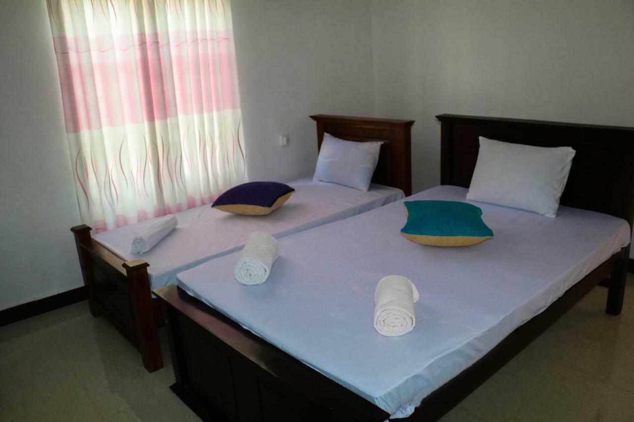 دامبولا Deshani Holiday Inn المظهر الخارجي الصورة